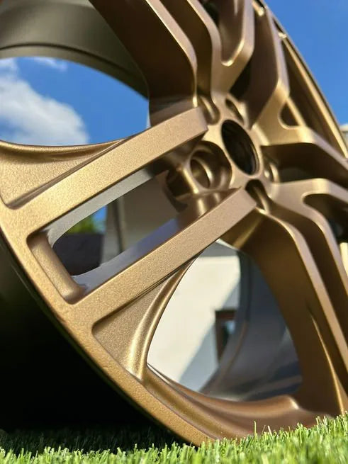 Santa Monica Gold Matt Metallic: Anwendungsbeispiel
