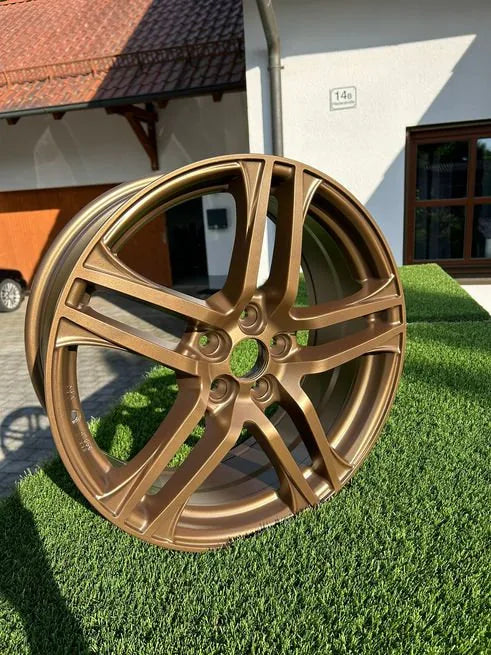Santa Monica Gold Matt Metallic: Anwendungsbeispiel